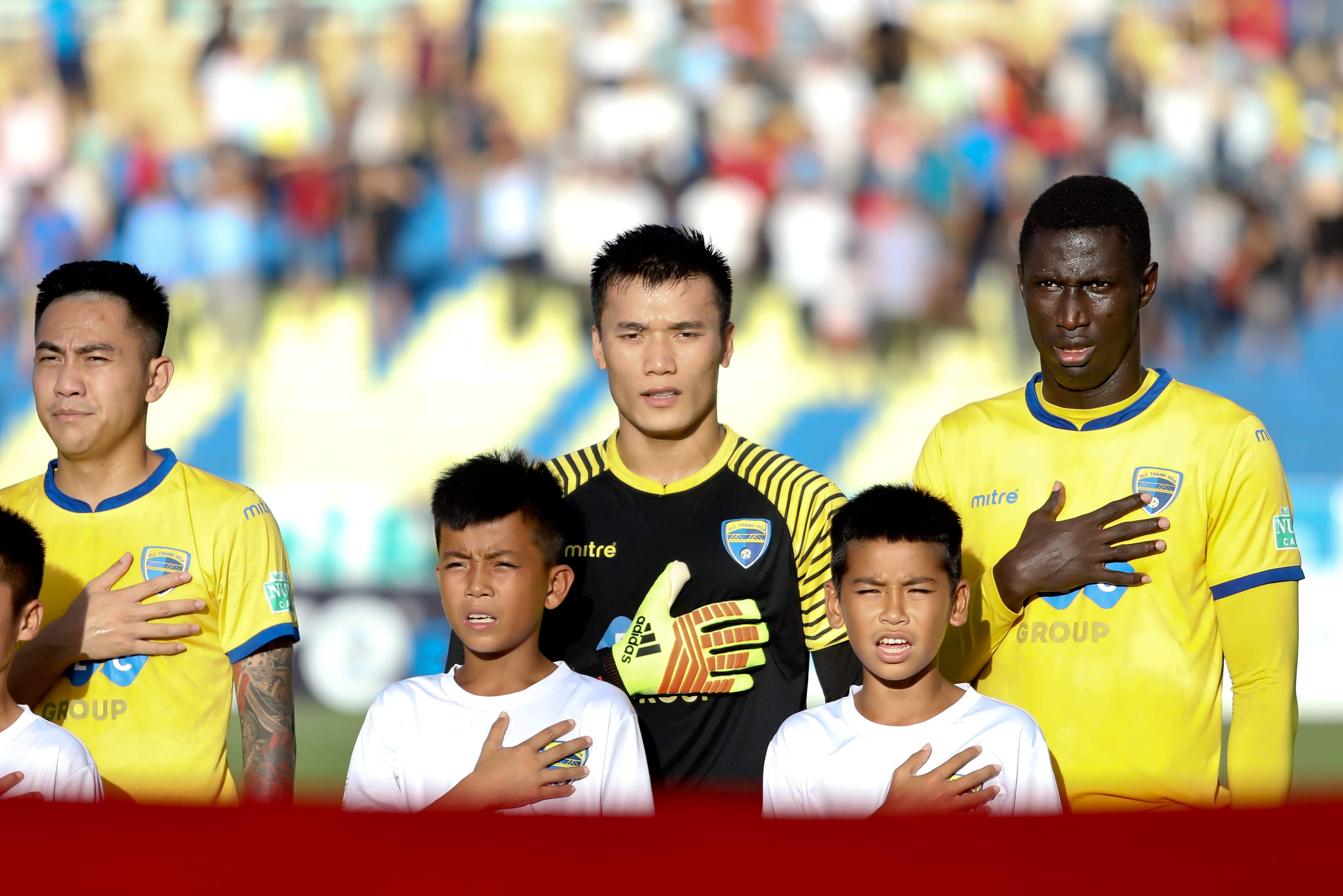 CLB Thanh Hoa,  CLB Quang Nam,  thu mon Bui Tien Dung,  V.League 2018 anh 1