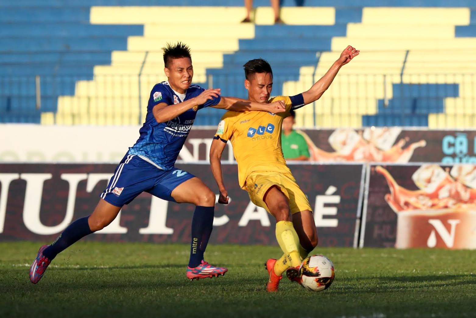 CLB Thanh Hoa,  CLB Quang Nam,  thu mon Bui Tien Dung,  V.League 2018 anh 2