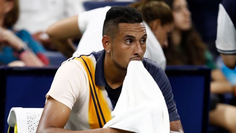 trọng tài tennis,  Mohamed Lahyani,  Nick Kyrgios ảnh 1 trong tai tennis,  Mohamed Lahyani,  Nick Kyrgios anh 1