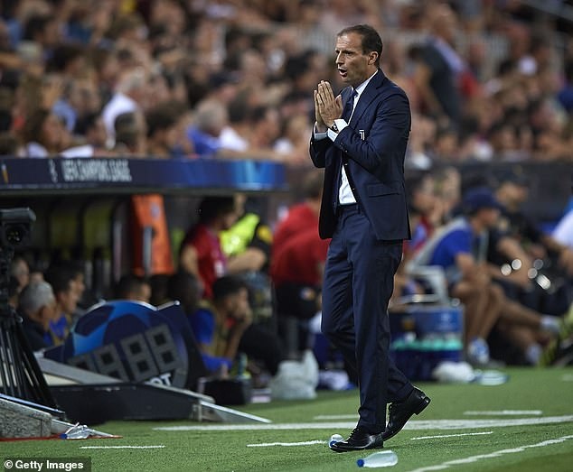 HLV Max Allegri,  Cristiano Ronaldo,  the do,  Juventus,  Valencia anh 1