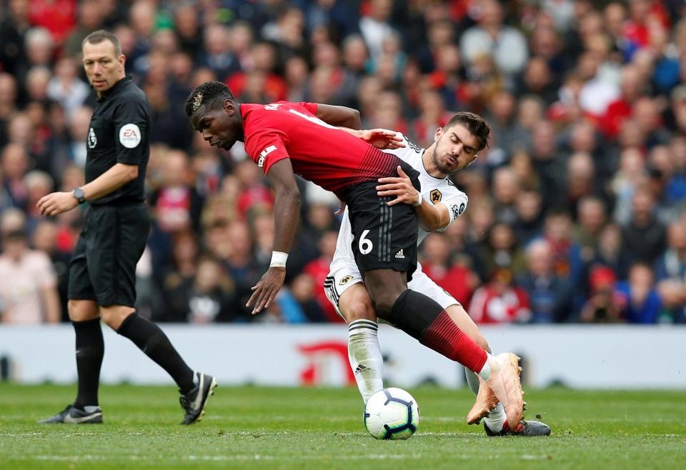 Paul Pogba bi chi trich,  Manchester United,  Wolverhampton,  Ngoai hang Anh anh 1