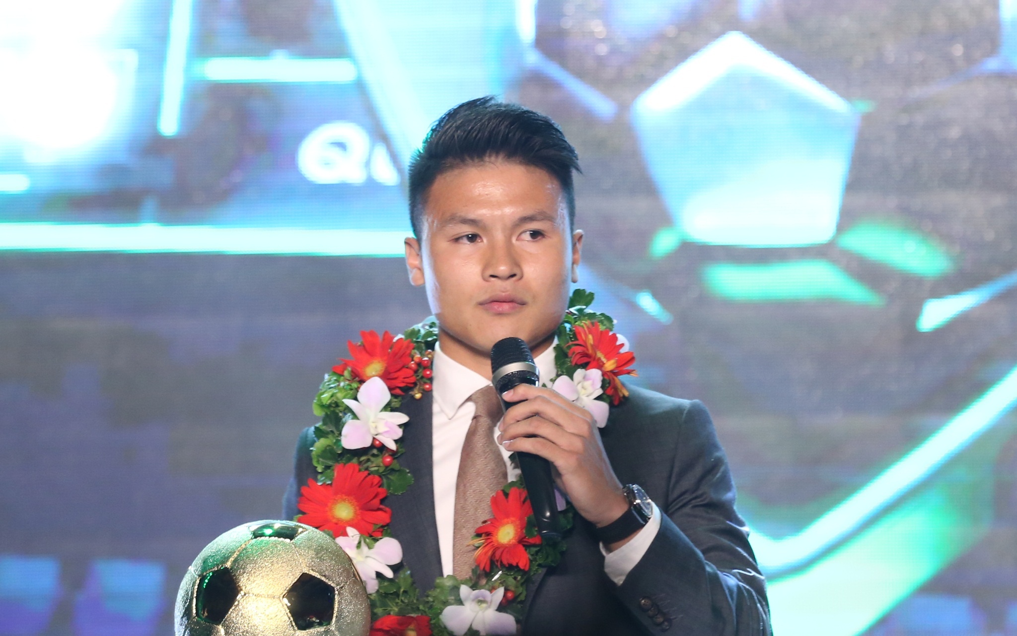 Lễ trao Quả bóng vàng Việt Nam 2018 ảnh 1 Le trao Qua bong vang Viet Nam 2018 anh 1