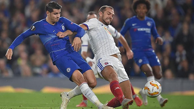 Morata ghi ban sau 14 cu sut, Chelsea dan dau bang o Europa League hinh anh