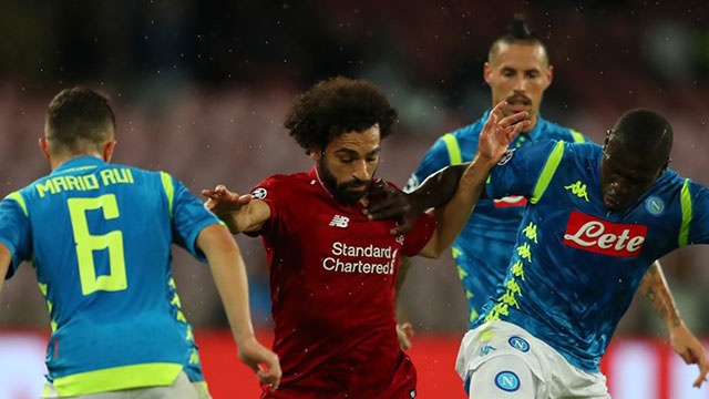 Napoli vs Liverpool (1-0): Salah va dong doi guc nga o phut 90 hinh anh