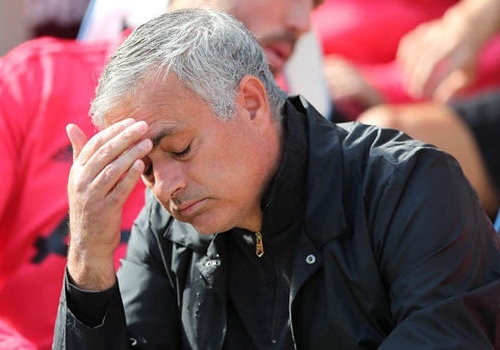HLV Mourinho duoc den bu bao nhieu neu bi MU sa thai? hinh anh