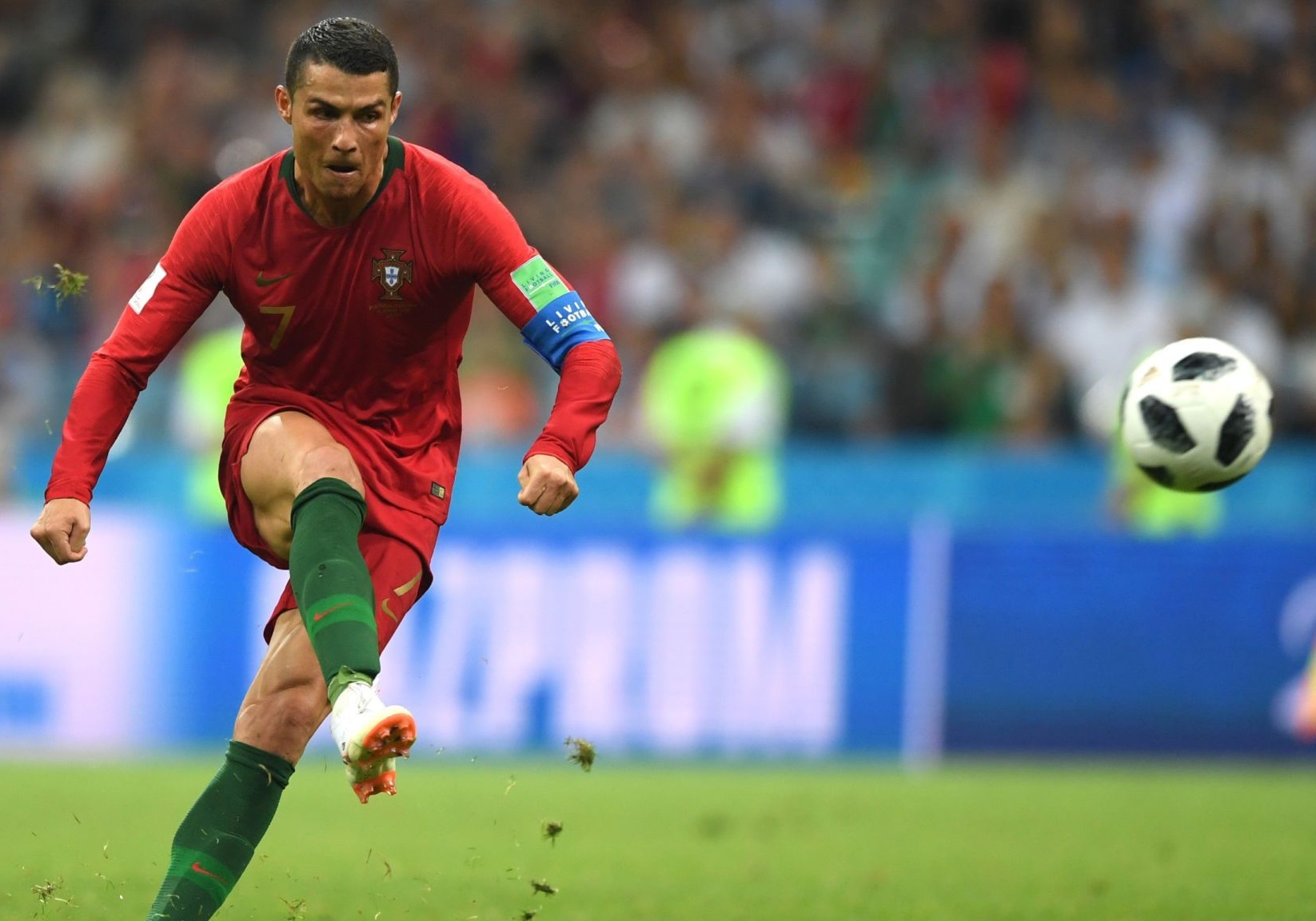 Bo Dao Nha khong trieu tap Ronaldo sau cao buoc hiep dam hinh anh