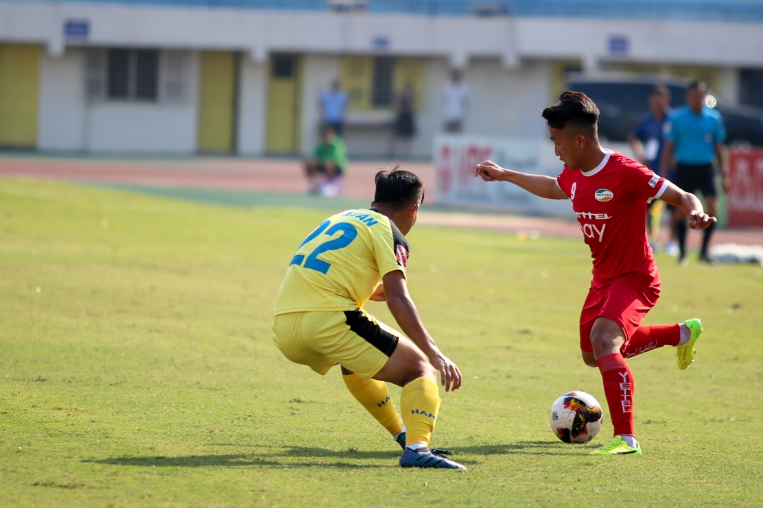 Bui Tien Dung,  Viettel vo dich,  The Cong,  V.League anh 3