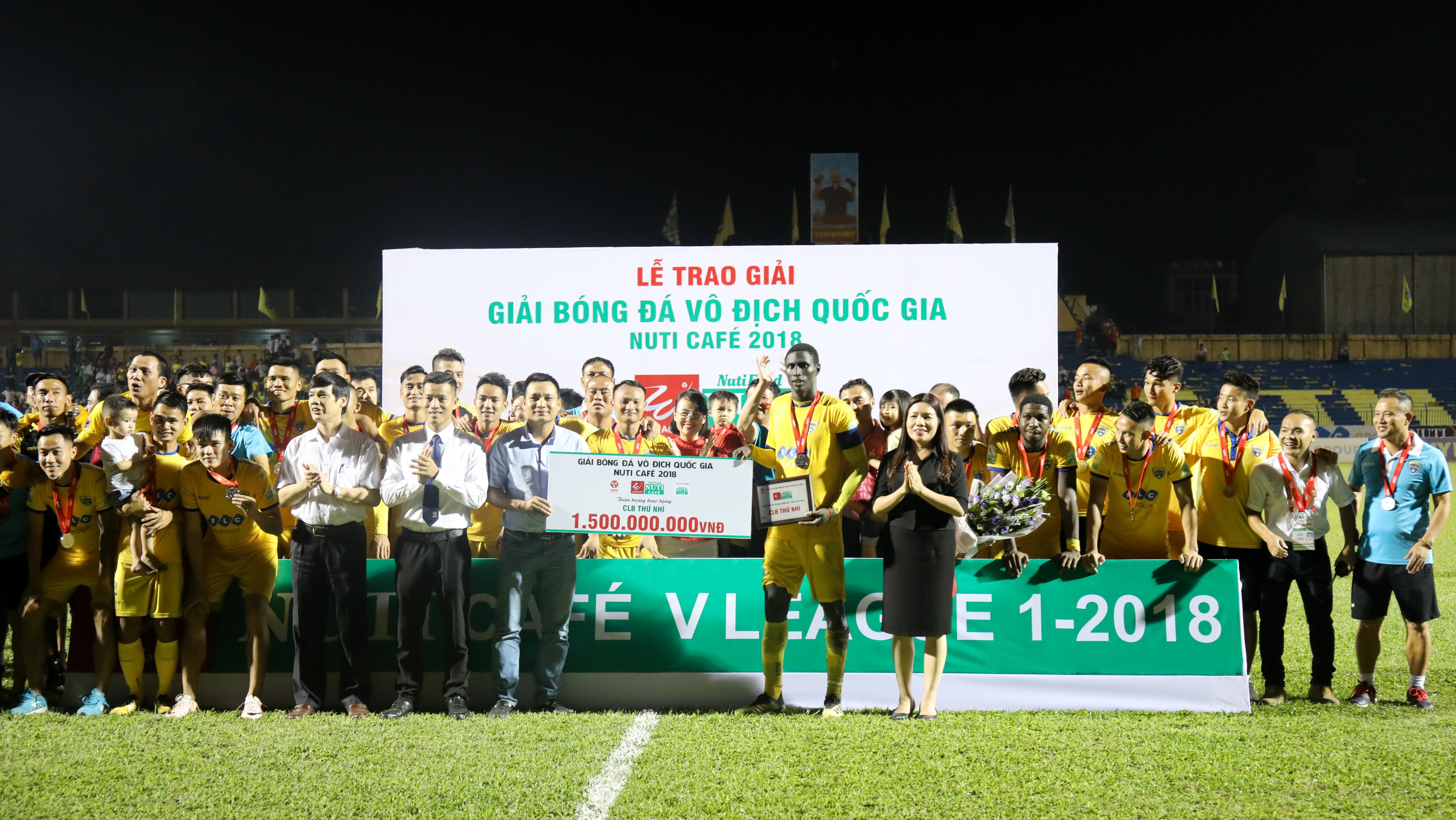 thu mon Bui Tien Dung,  A quan V.League,  CLB Thanh Hoa anh 9