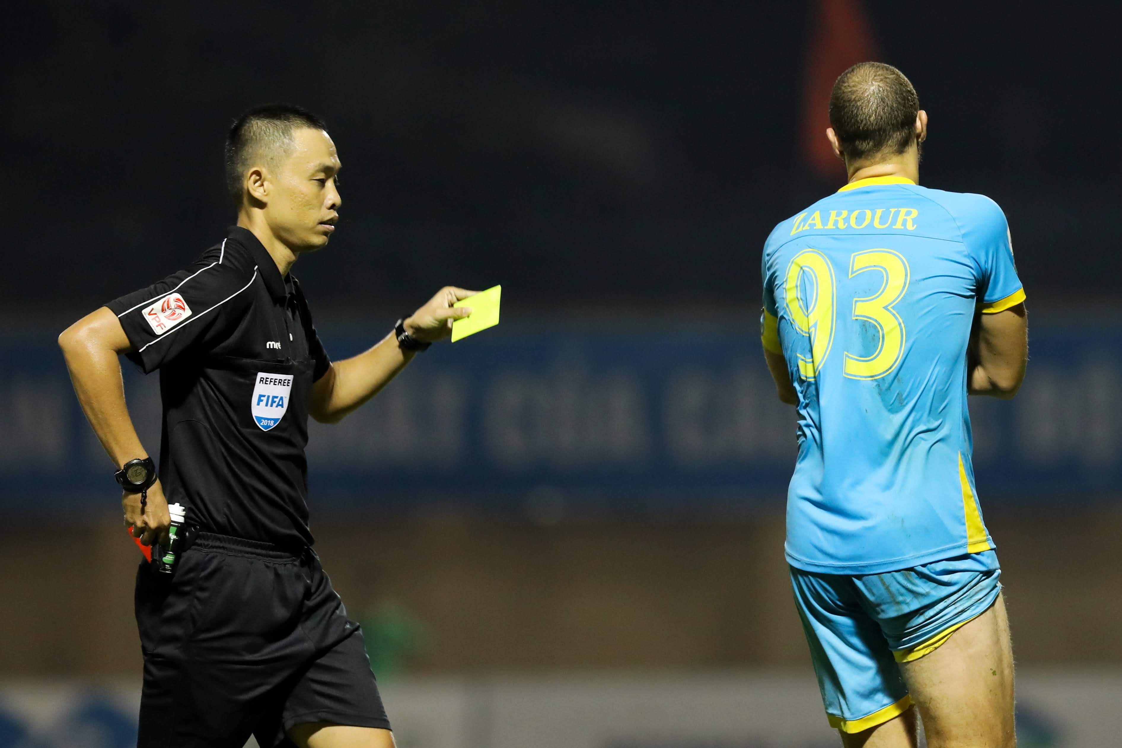 thu mon Bui Tien Dung,  A quan V.League,  CLB Thanh Hoa anh 7