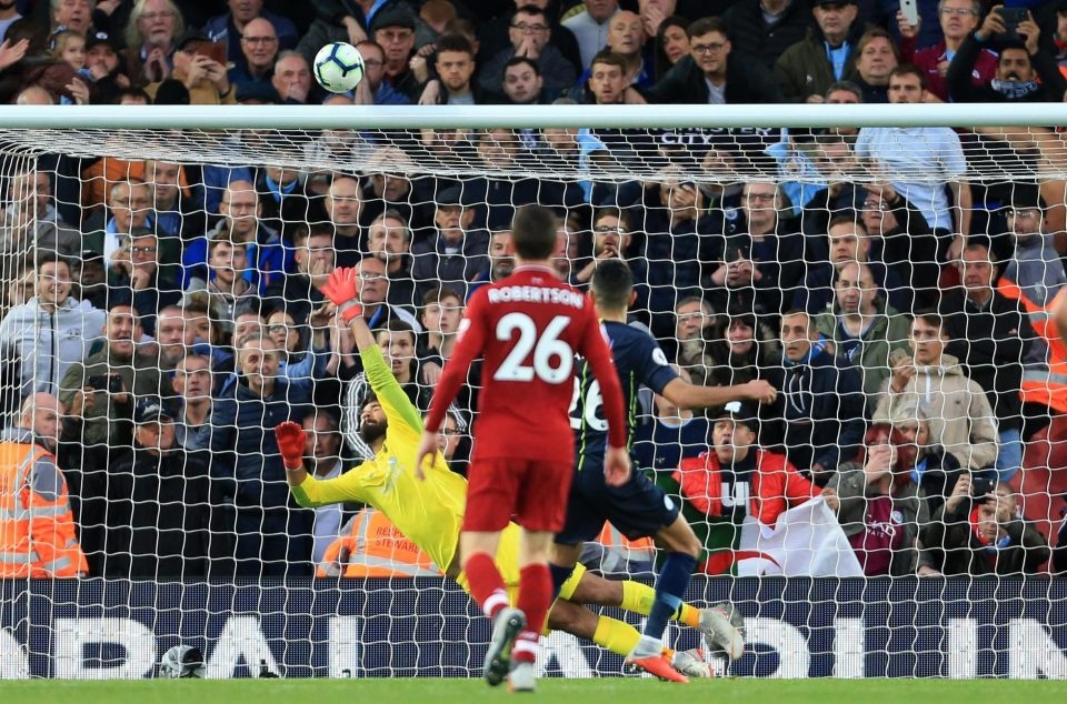 Pep Guardiola xin loi,  Gabriel Jesus,  Riyad Mahrez,  Manchester City anh 2