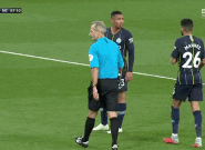 Pep Guardiola xin loi khi Jesus bi dong doi lay qua penalty hinh anh