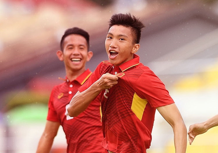 Doan Van Hau dan dau danh sach 5 ngoi sao tre noi bat o bang A AFF Cup hinh anh