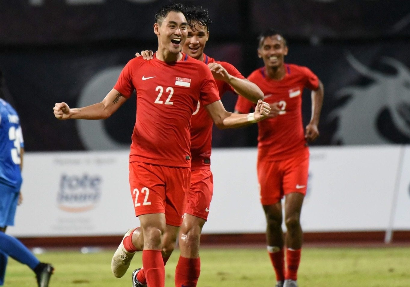 Thang Mong Co, Singapore keo dai mach tran bat bai duoi thoi HLV moi hinh anh