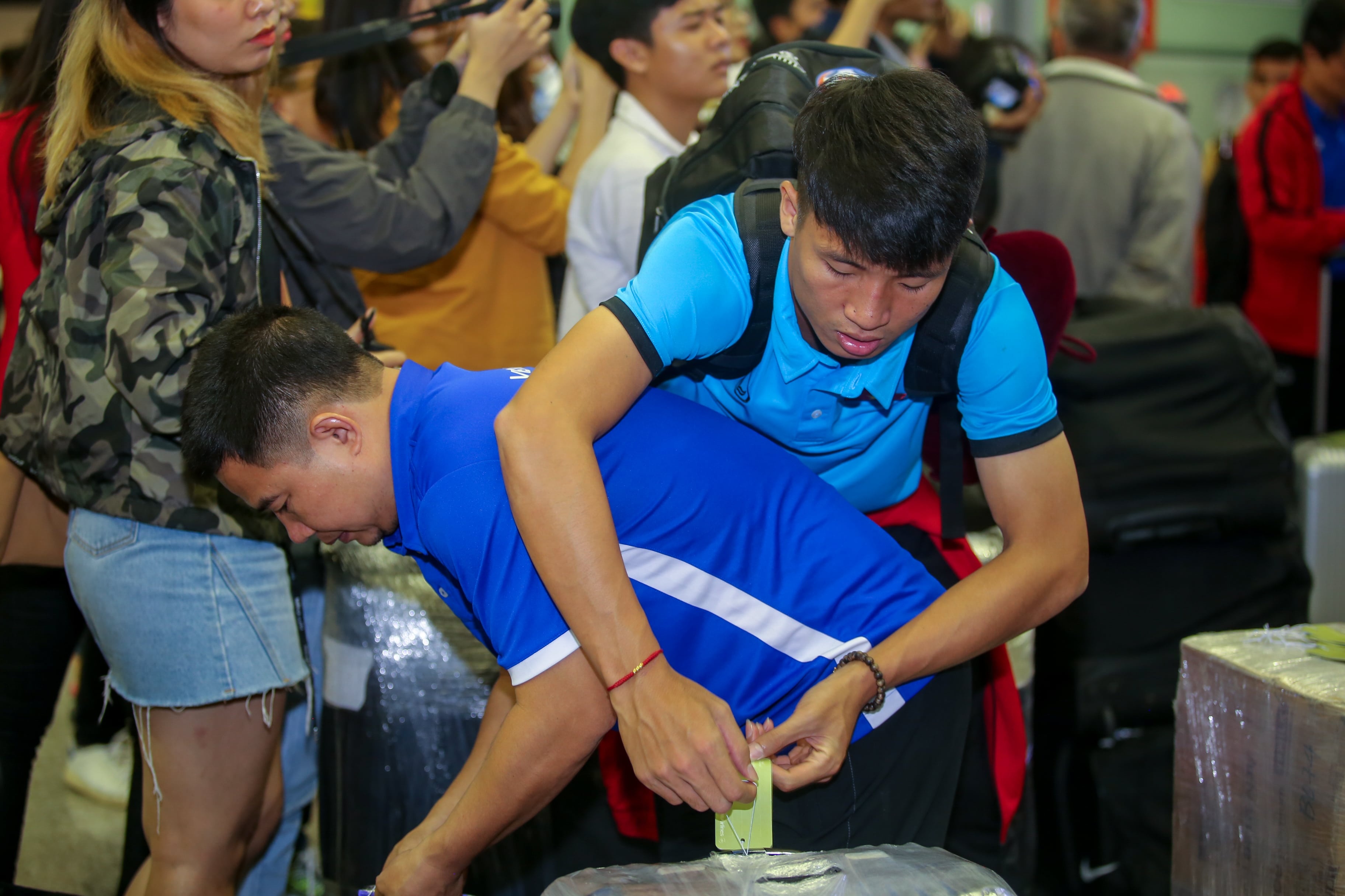 Doi tuyen Viet Nam chia tay,  tap huan Han Quoc,  Cong Phuong,  Duc Chinh anh 8