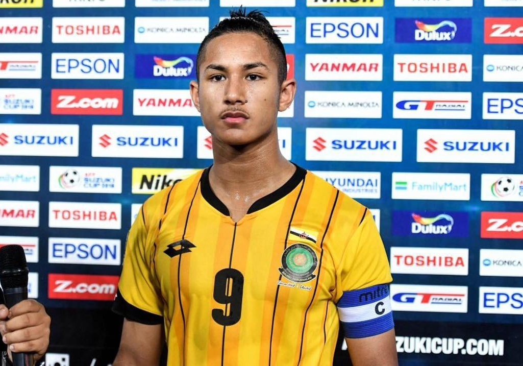 Chan dung cau thu giau nhat the gioi nhung hai lan lo hen voi AFF Cup hinh anh