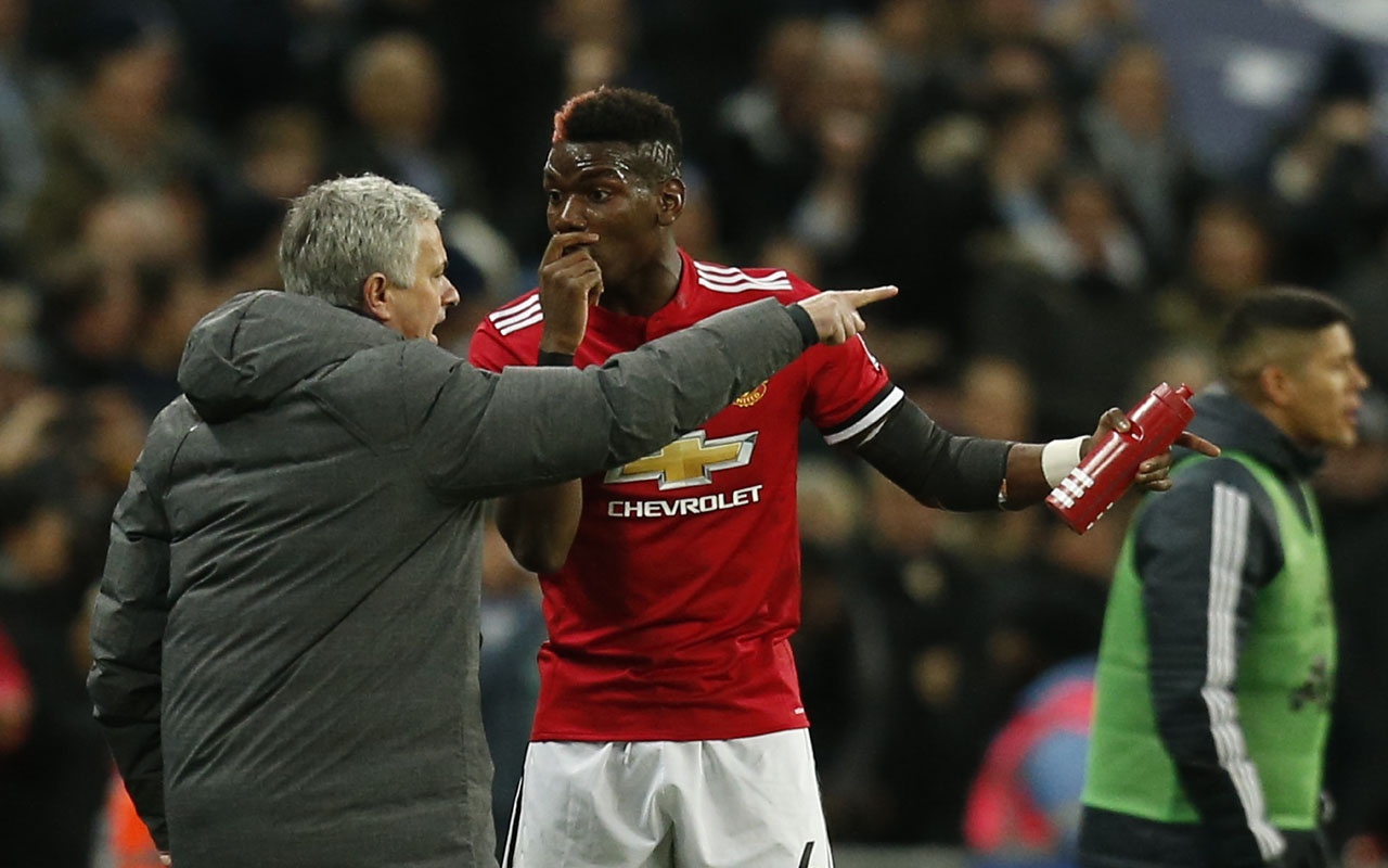 Chelsea vs Man Utd,  Eden Hazard giai nghe o Chelsea,  Mourinho sa thai anh 2