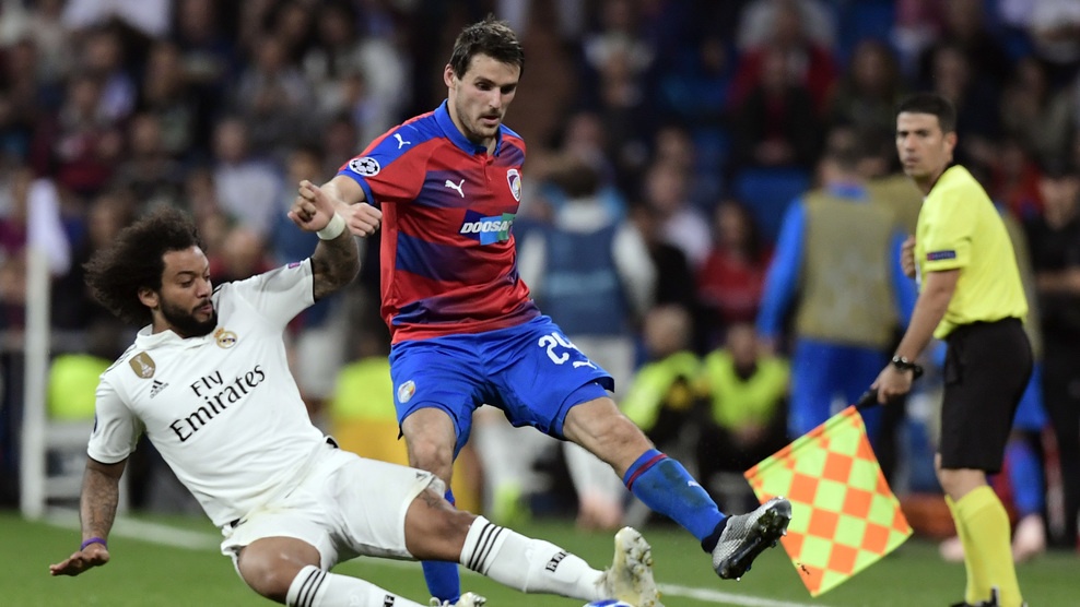 Real Madrid vs Viktoria Plzen anh 1