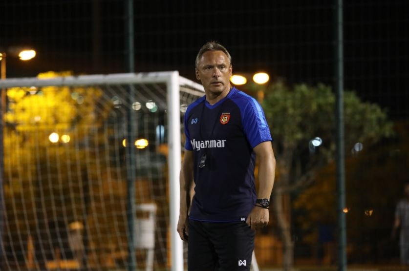 Park Hang-seo,  Tan Cheng Hoe,  Keisuke Honda,  Felix anh 5