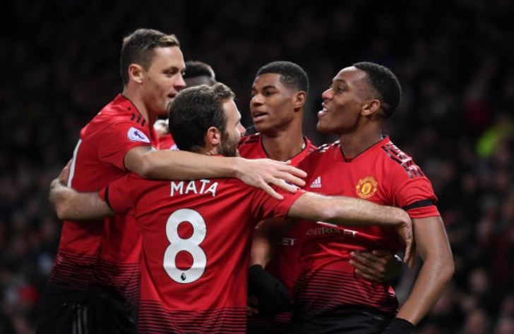 Martial toa sang, MU nhoc nhan danh bai Everton hinh anh