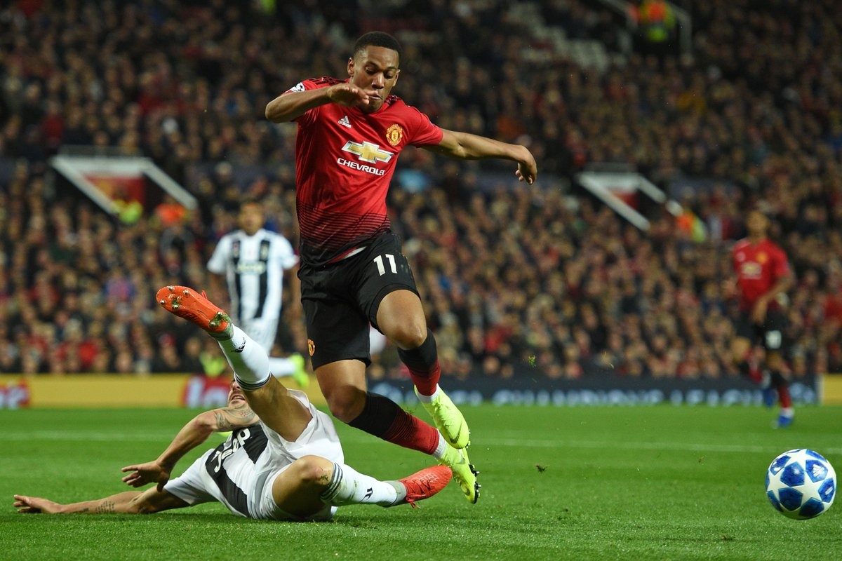 MU vs Everton, Lukaku tịt ngòi, Mourinho bị sa thải, MU vs Juventus ảnh 3 MU vs Everton, Lukaku tit ngoi, Mourinho bi sa thai, MU vs Juventus anh 3