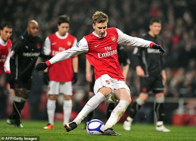 Nicklas Bendtner, kết án 50 ngày tù, hành hung tài ảnh 2 Nicklas Bendtner, ket an 50 ngay tu, hanh hung tai anh 2
