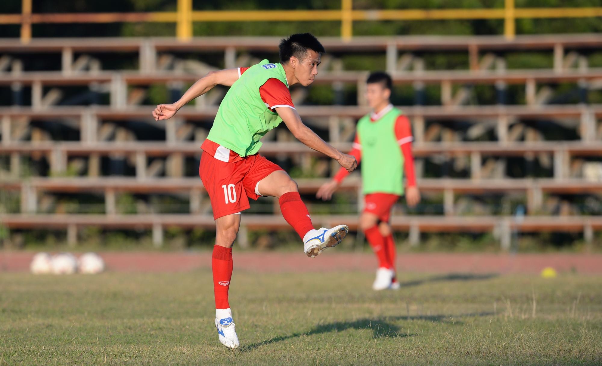 Van Quyet,  doi tuyen Viet Nam,  Lao vs Viet Nam,  AFF Cup 2018 anh 1