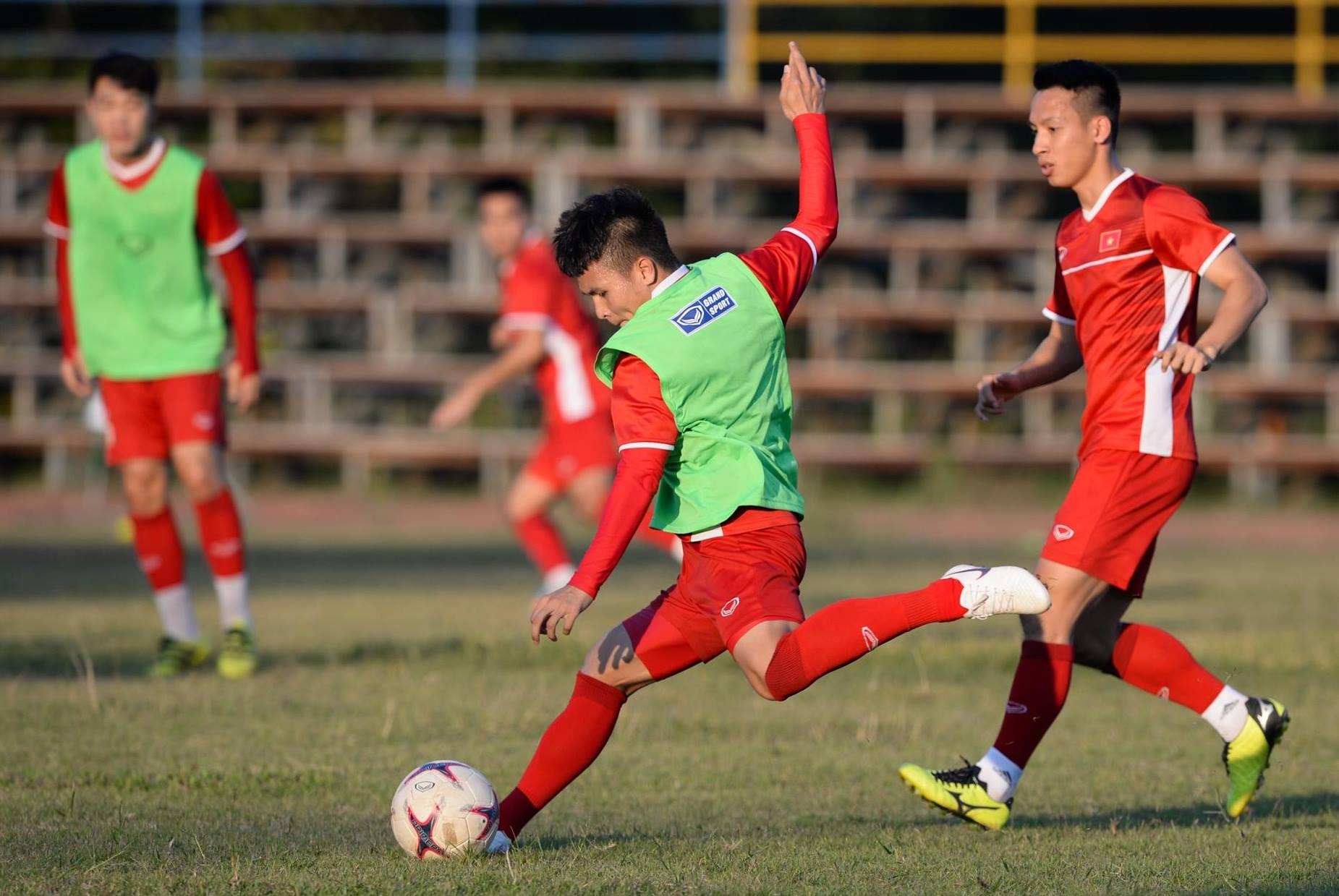 Văn Quyết, đội tuyển Việt Nam, Lào vs Việt Nam, AFF Cup 2018 ảnh 3 Van Quyet, doi tuyen Viet Nam, Lao vs Viet Nam, AFF Cup 2018 anh 3