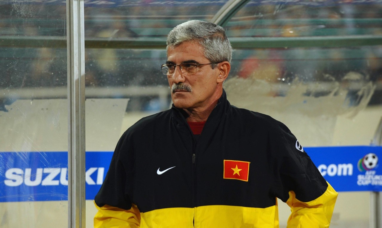HLV Henrique Calisto,  Vu Nhu Thanh,  tam ly chien,  vo dich AFF Cup 2008 anh 1