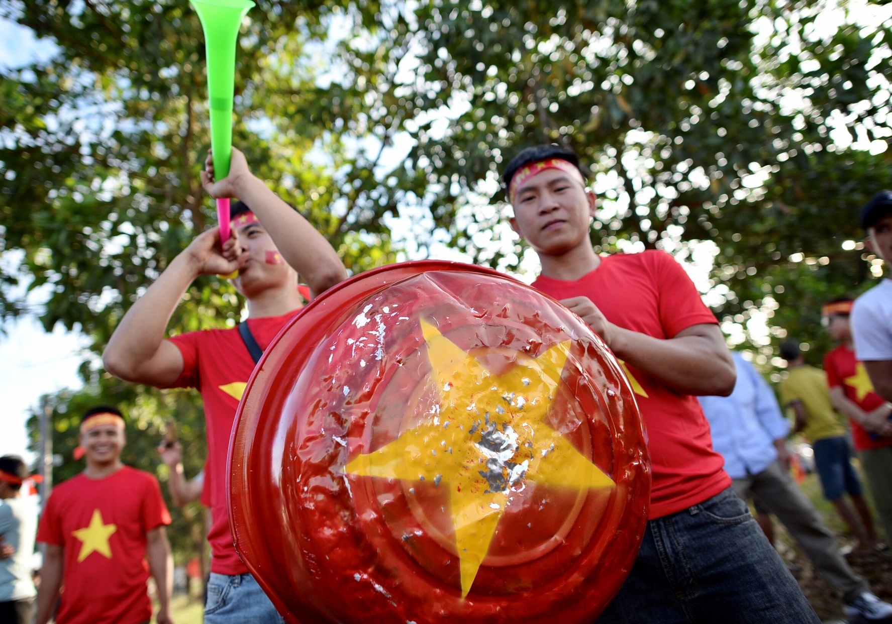 CDV mang xo chau den ung ho DT Viet Nam gianh thang loi tren dat Lao hinh anh