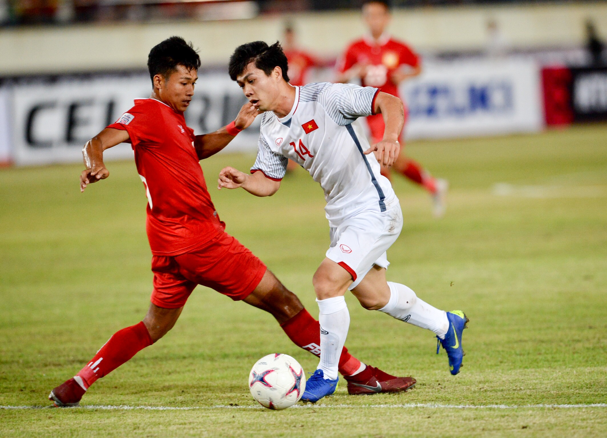 Lào vs Việt Nam, đội tuyển Việt Nam, AFF Cup 2018, Công Phượng ghi bàn ảnh 2 Lao vs Viet Nam, doi tuyen Viet Nam, AFF Cup 2018, Cong Phuong ghi ban anh 2