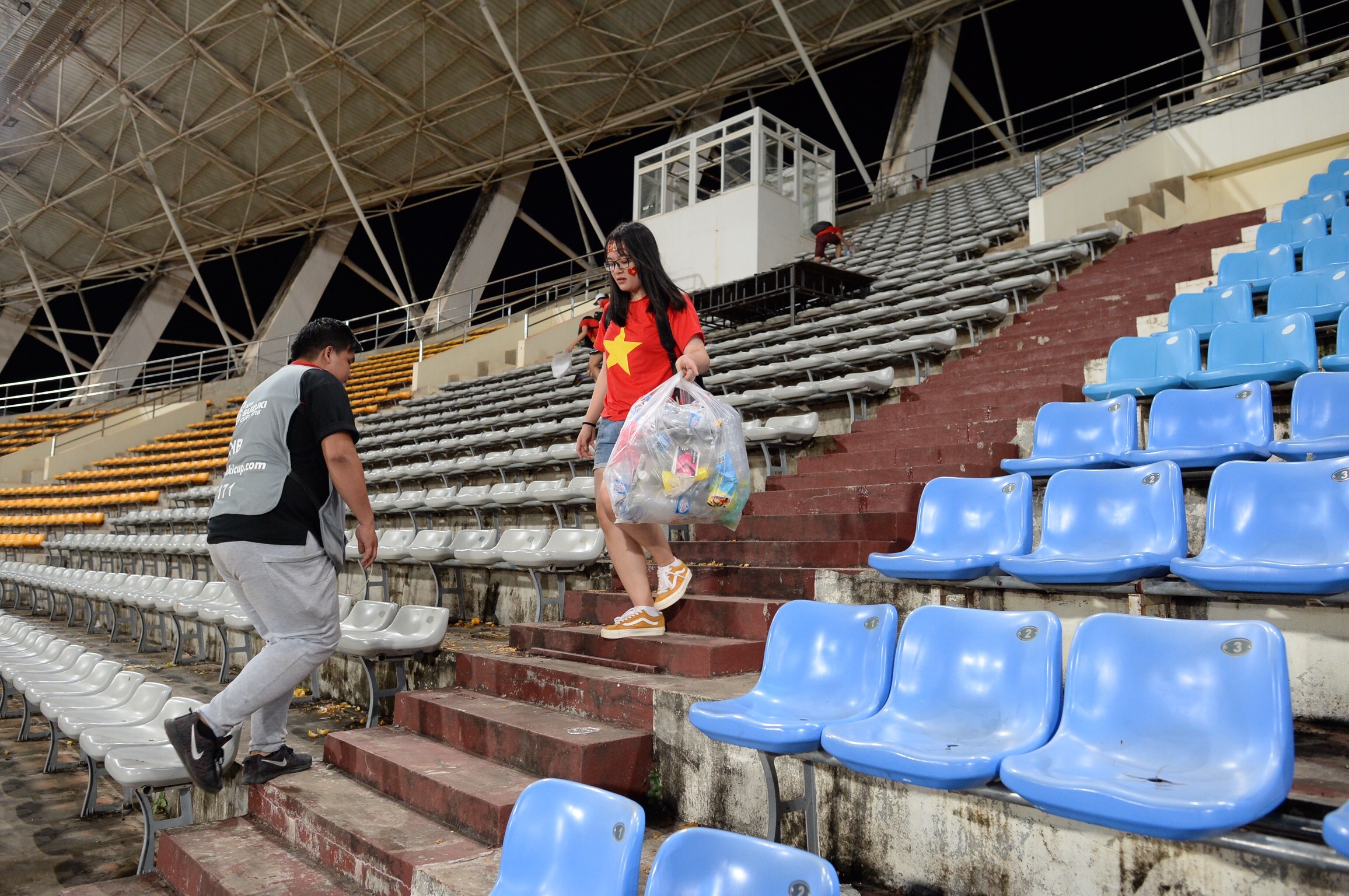 co dong vien,  AFF Cup 2018,  doi tuyen Viet Nam,  Lao vs Viet Nam anh 2
