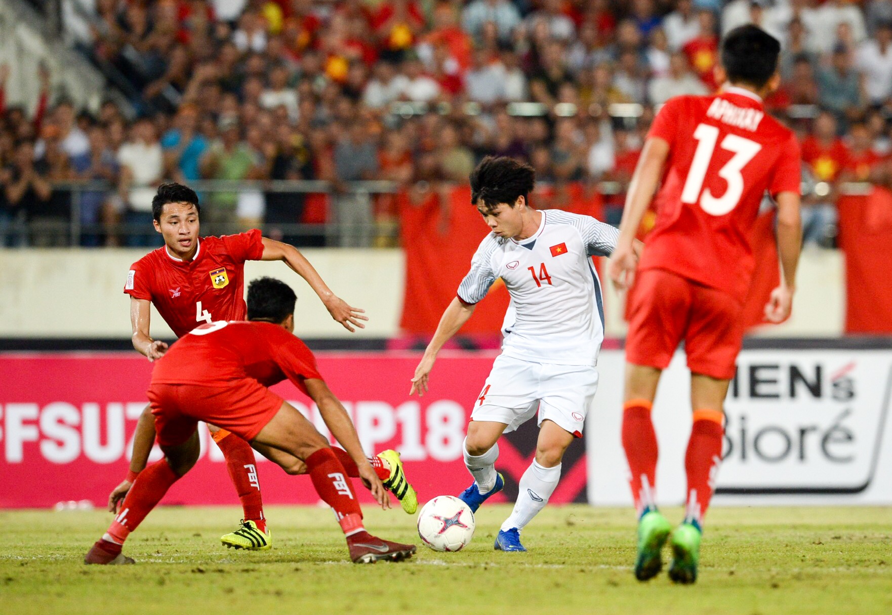 Lào vs Việt Nam, đội tuyển Việt Nam, AFF Cup 2018, Công Phượng ghi bàn ảnh 5 Lao vs Viet Nam, doi tuyen Viet Nam, AFF Cup 2018, Cong Phuong ghi ban anh 5