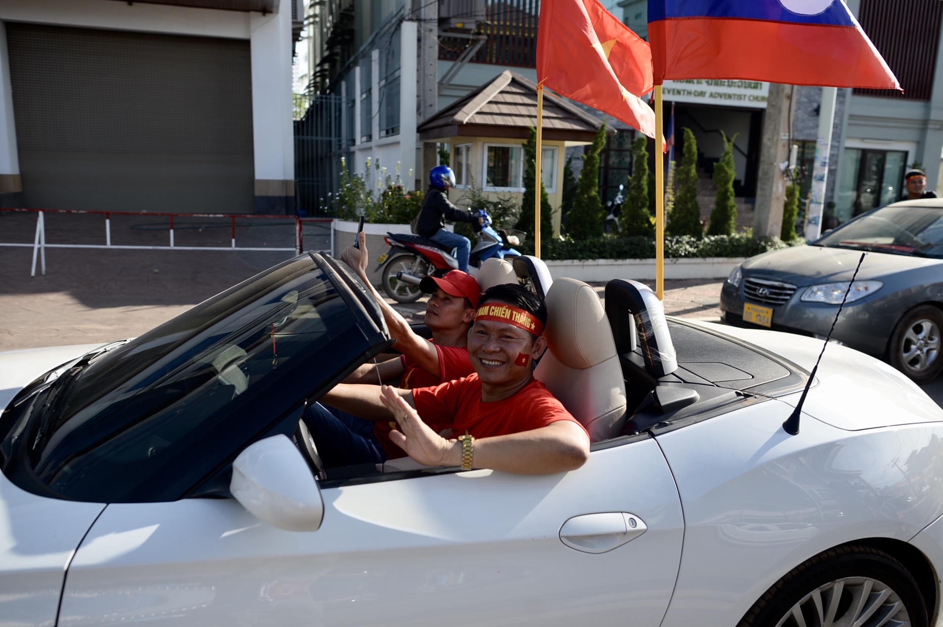 AFF Cup 2018, Đội tuyển Việt Nam, cổ động viên, Lào vs Việt Nam ảnh 7 AFF Cup 2018, Doi tuyen Viet Nam, co dong vien, Lao vs Viet Nam anh 7