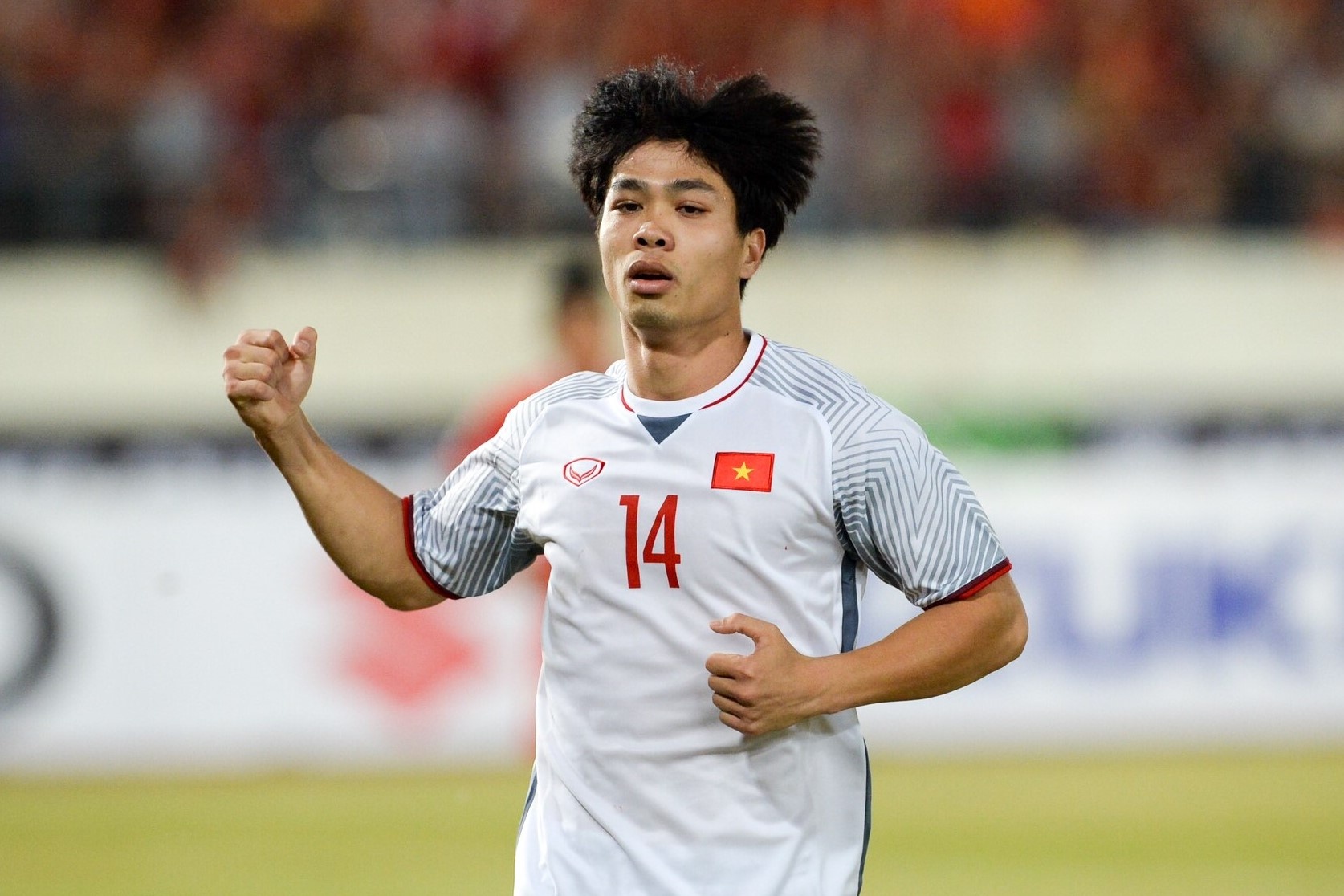 Cong Phuong toa sang trong chien thang dau tien cua DT Viet Nam hinh anh