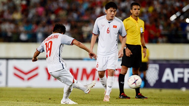 DT Lao vs DT Viet Nam (0-3): Cong Phuong, Quang Hai gay an tuong hinh anh