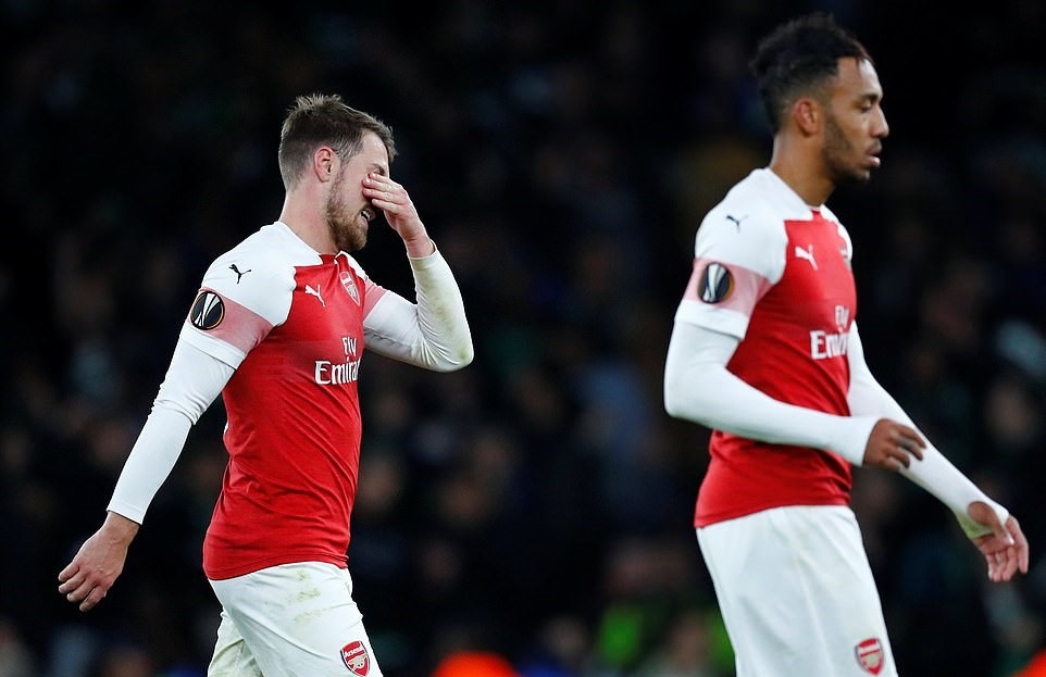 Cuu sao MU chan thuong, Arsenal mat chien thang vi the do hinh anh