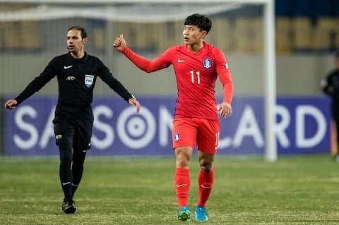 Quang Hải, Công Phượng, trọng tài Turki Mohammed A. Alkhudayr, AFF Cup ảnh 1 Quang Hai, Cong Phuong, trong tai Turki Mohammed A. Alkhudayr, AFF Cup anh 1