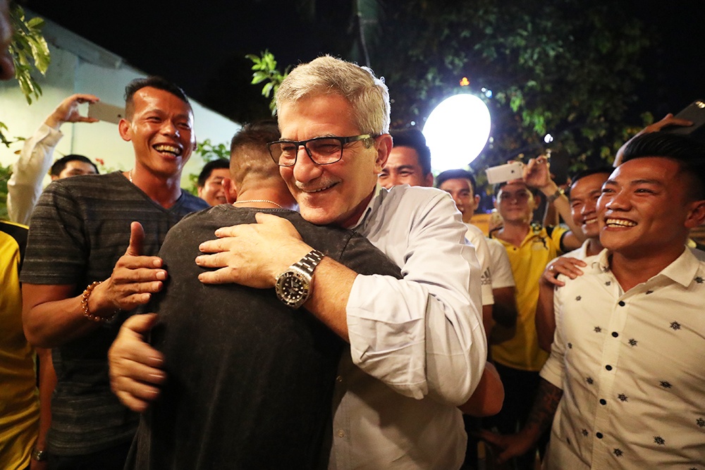 HLV Henrique Calisto,  doi tuyen Viet Nam,  vo dich AFF Cup 2008 anh 4