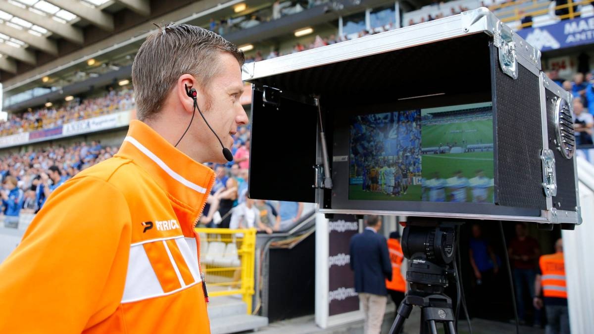 Premier League se su dung cong nghe VAR tu mua giai toi hinh anh