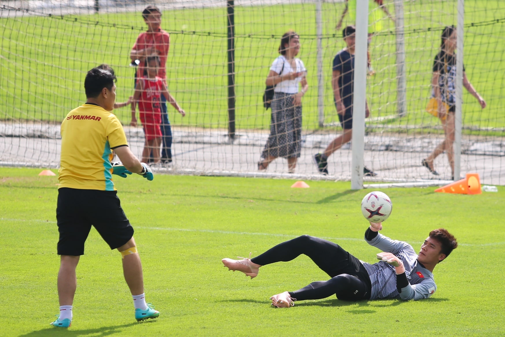 Cong Phuong,  Que Ngoc Hai,  Doi tuyen Viet Nam,  Viet Nam vs Malaysia,  AFF Cup 2018 anh 3