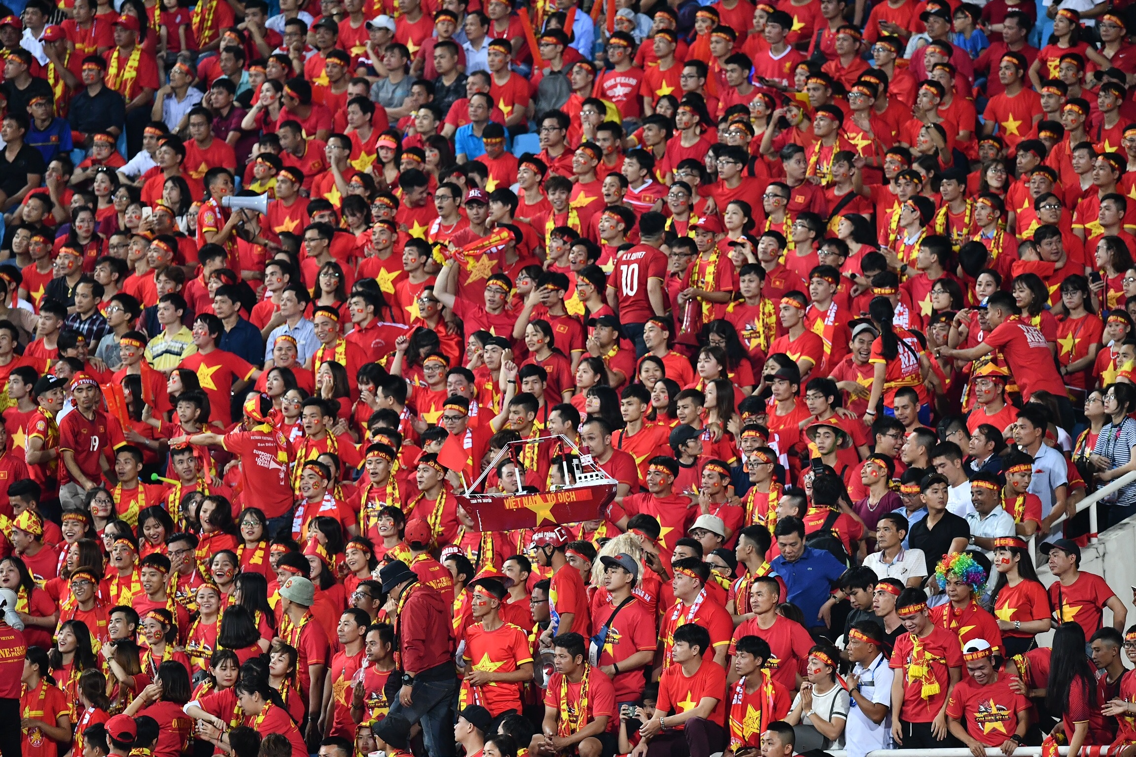 phóng viên Malaysia, CĐV Việt Nam, đội tuyển Việt Nam, AFF Cup ảnh 2 phong vien Malaysia, CDV Viet Nam, doi tuyen Viet Nam, AFF Cup anh 2