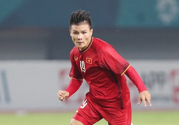 Bui Tien Dung, Quang Hai: 'Tuyen Viet Nam khong can phao sang' hinh anh