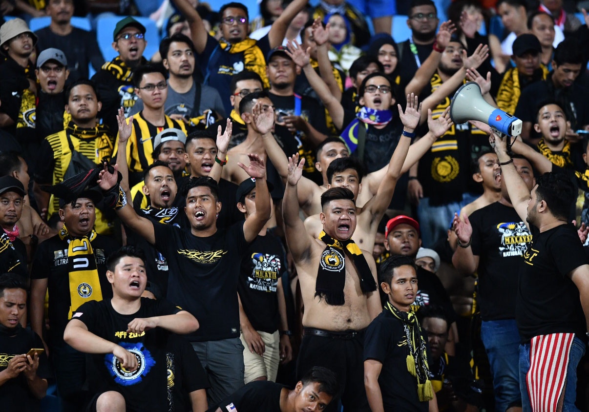 Tran Malaysia - Myanmar pha ky luc cua san My Dinh ve luong khan gia hinh anh