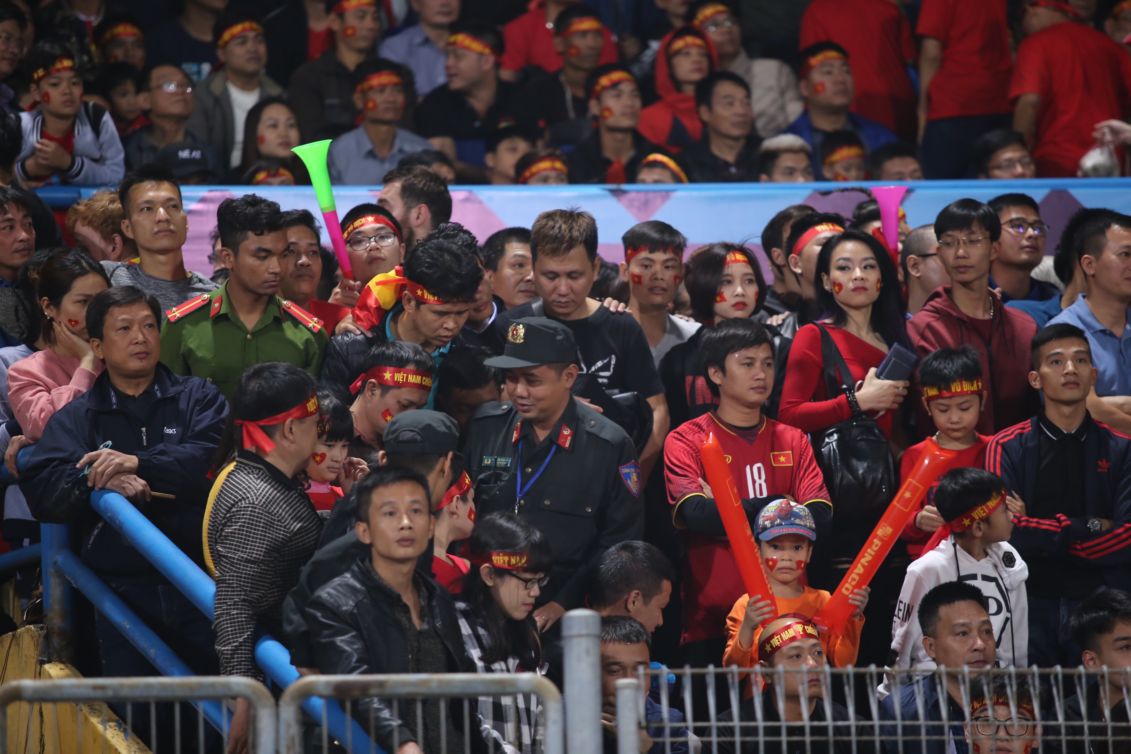 co dong vien,  doi tuyen Viet Nam,  AFF Cup,  san Hang Day anh 1