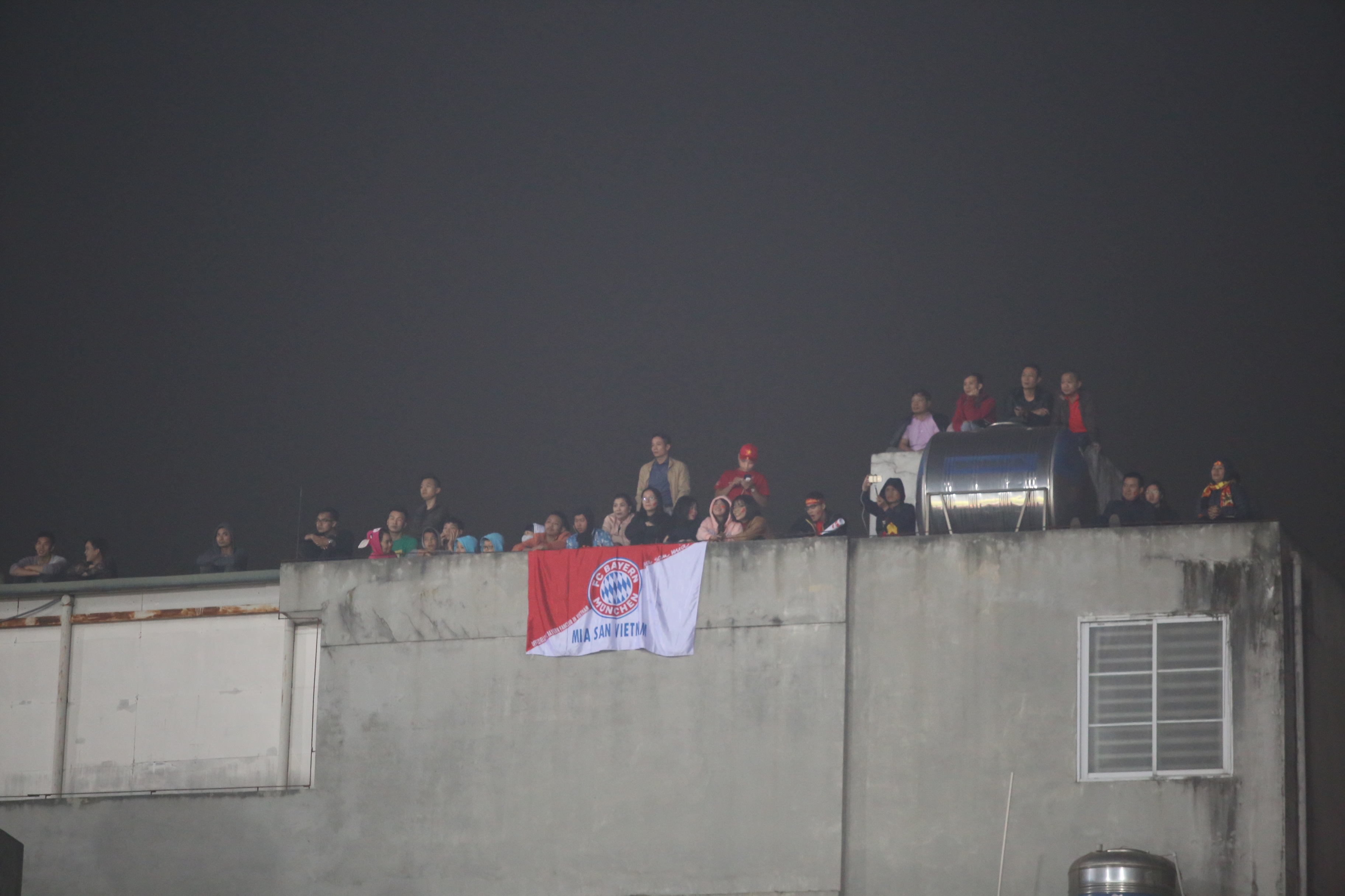 co dong vien,  doi tuyen Viet Nam,  AFF Cup,  san Hang Day anh 5