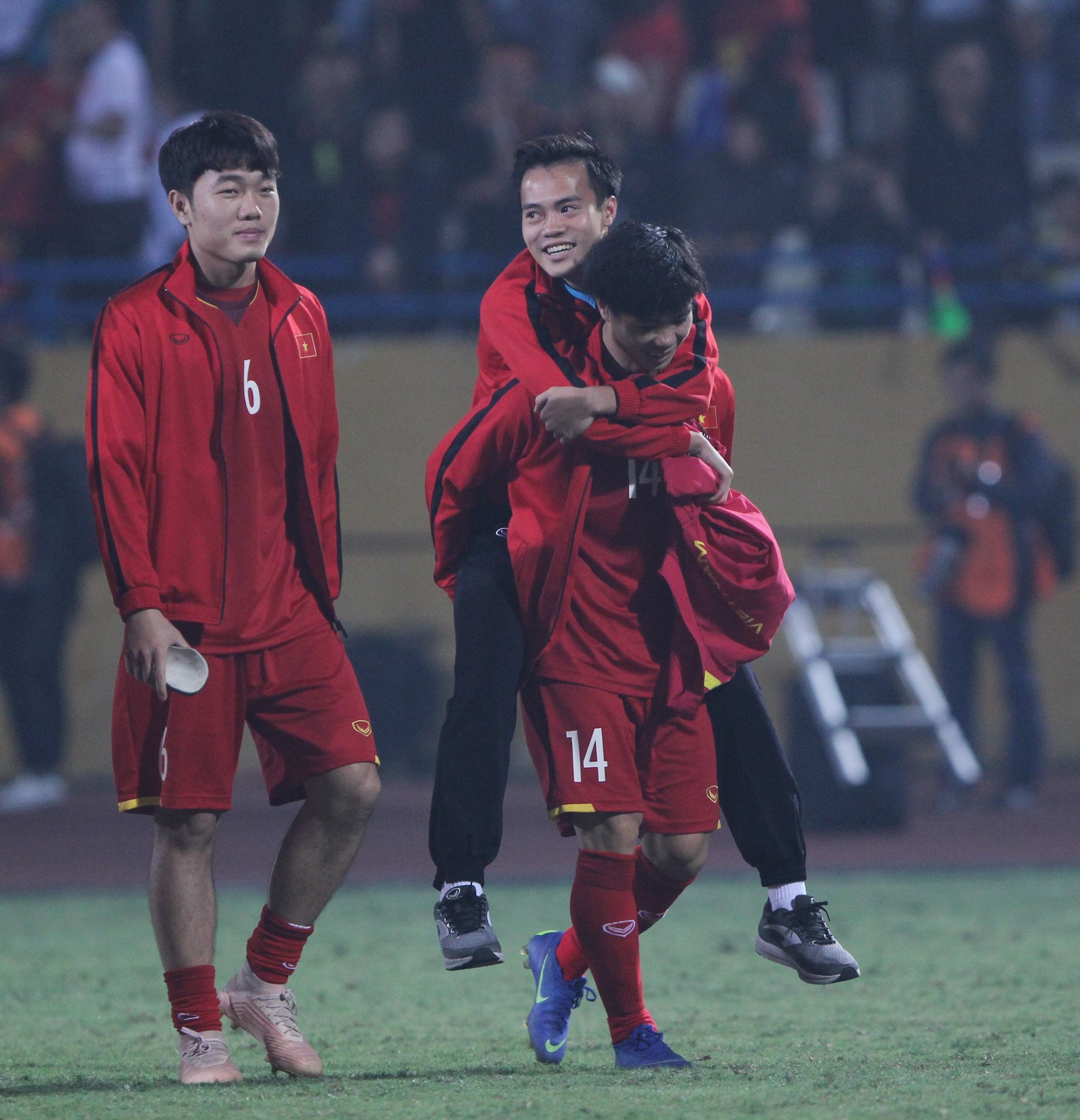 doi tuyen Viet Nam,  Van Toan,  AFF Cup,  chan thuong anh 6
