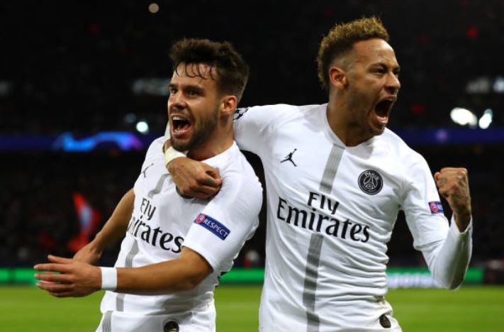 Thua PSG, Liverpool nguy co bi loai tu vong bang cup chau Au hinh anh