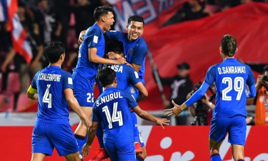 Nhan chim Singapore, Thai Lan vao ban ket AFF Cup voi ngoi nhat bang B hinh anh