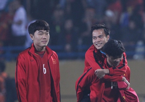 Xuan Truong, Duc Huy 'tam bo' cho Van Toan sau chan thuong hinh anh