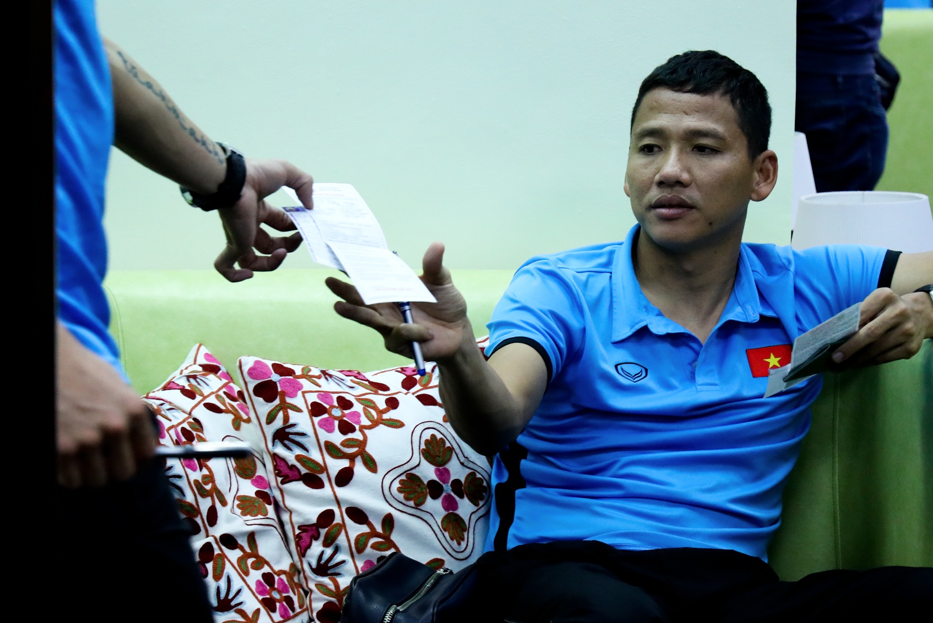 Tuyển Việt Nam mệt mỏi ở Bacolod, Đội tuyển Việt Nam, Park Hang-seo, Philippines, AFF Cup 2018, Đội tuyển Việt Nam vạ vật, mệt mỏi ở Bacolod ảnh 6 Tuyen Viet Nam met moi o Bacolod, Doi tuyen Viet Nam, Park Hang-seo, Philippines, AFF Cup 2018, Doi tuyen Viet Nam va vat, met moi o Bacolod anh 6